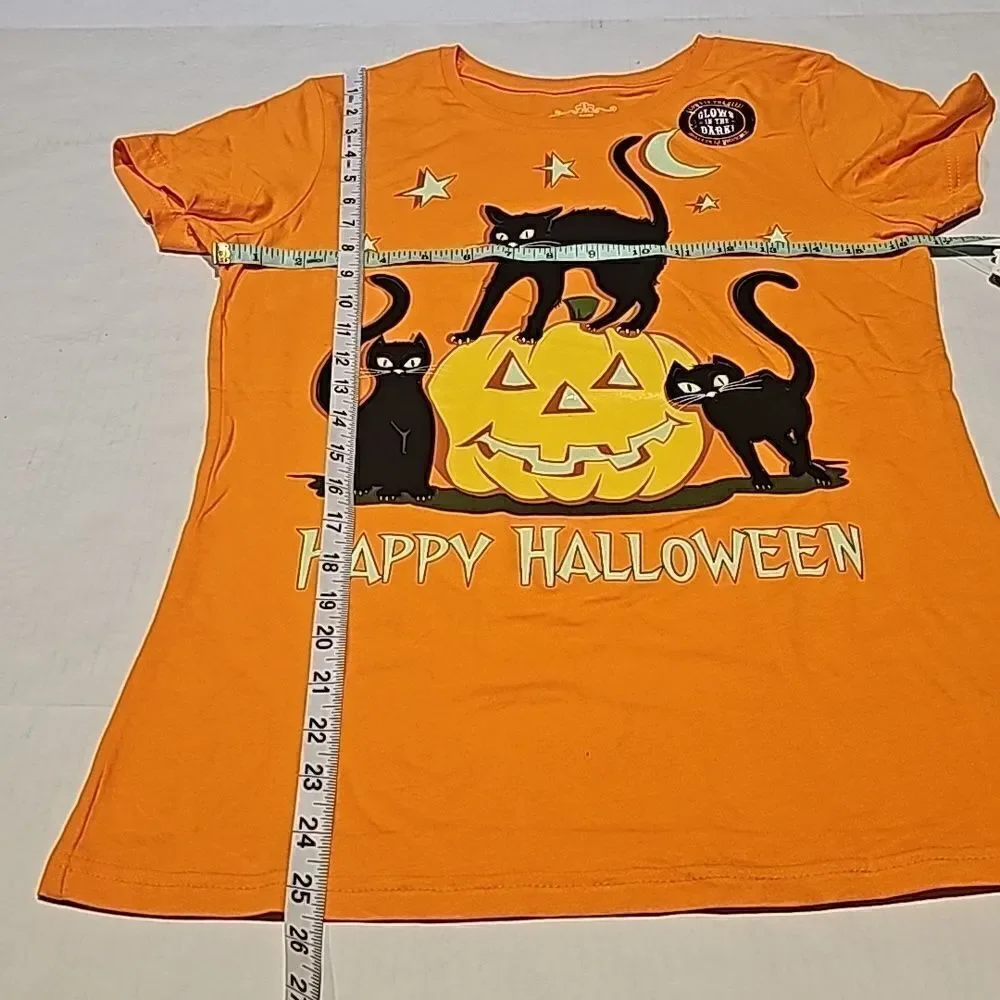 Orange Happy Halloween short sleeve tee featuring black cats size small